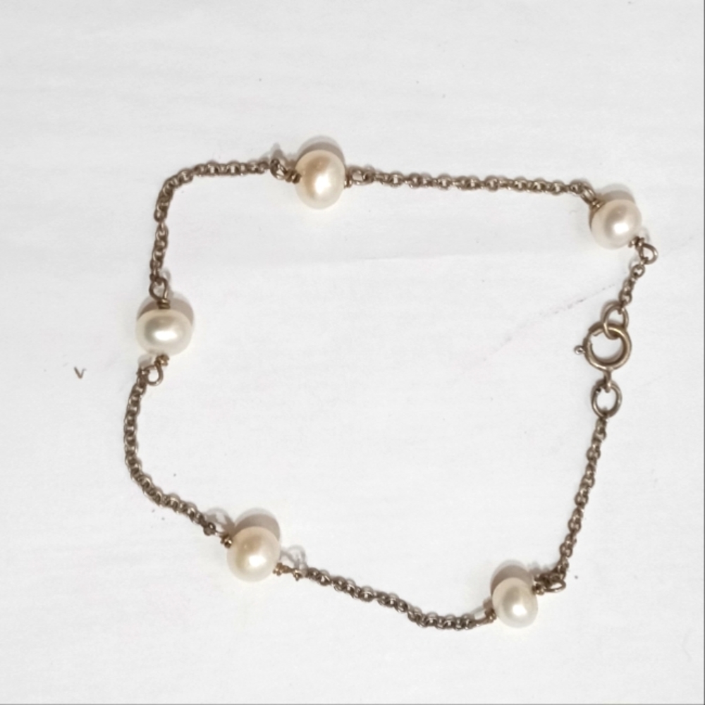 Gold and pearl bracelet